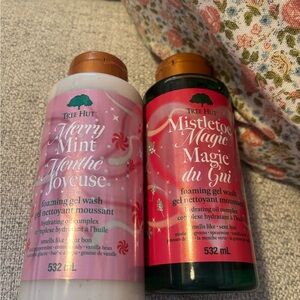Limited edition Tree Hut Merry Mint & Mistletoe Magic Foaming Gel Wash. 2/$40